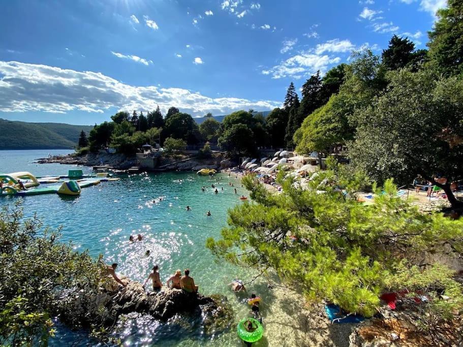 Studio Vesna With A Terrace And Sea View Rabac Exterior foto